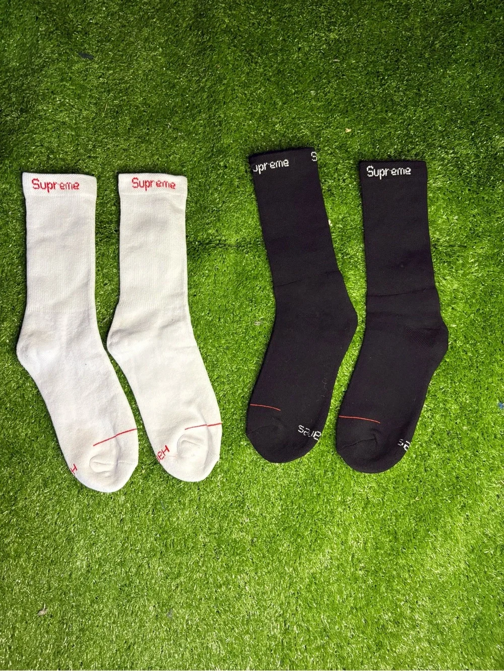 Supreme Socks (2 Pairs) - Black/White - Brand New Sealed